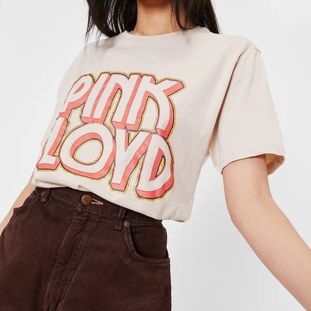 SOLD NWT Pink Floyd graphic tee - Picture 2 of 5